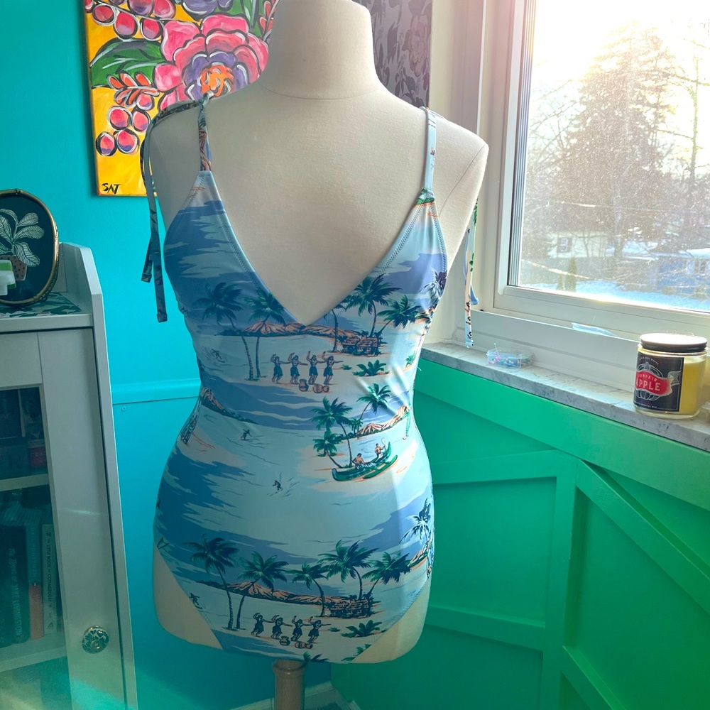 Aerie American Eagle L blue Hawaiian 🌺 one piece swimsuit